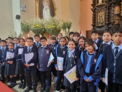 Visita a la Iglesia por el día de la Virgen de Fátima.